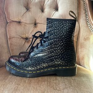 Dr. Martens Black Iridescent Croc Boot Women’s Size 8